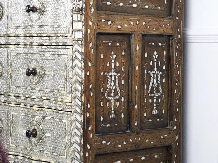 19th C serpentine fronted Damascus mother of pearl & bone inlaid chest of drawers