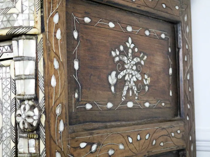 19th C serpentine fronted Damascus mother of pearl & bone inlaid chest of drawers