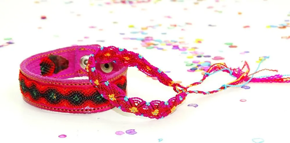 Mexican Friendship Bracelet Set in Pink & Red