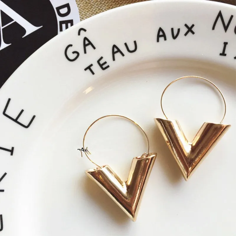 Ornament's Minimalist Jewelry Triangle Earrings