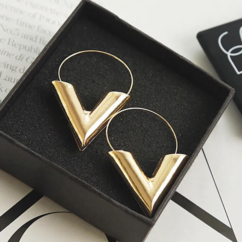 Ornament's Minimalist Jewelry Triangle Earrings