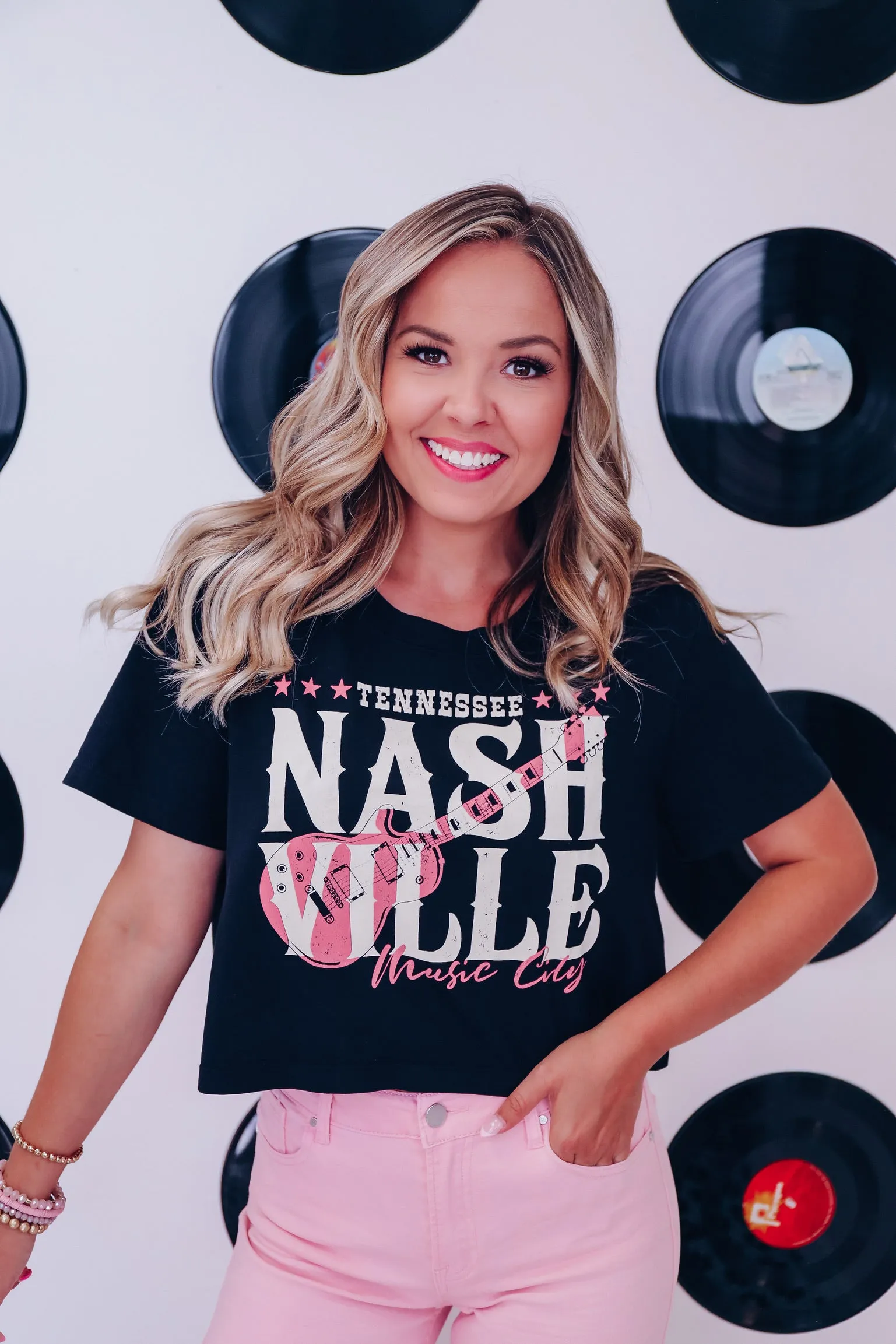 "Music City" Tennessee Cropped Graphic Tee - Black