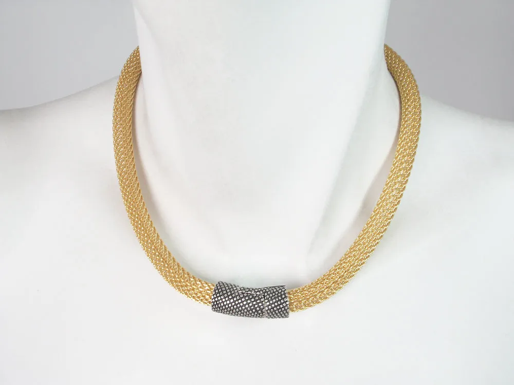 Thick Mesh Strand Necklace with Textured Magnetic Clasp